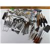 Image 1 : Assortment of Kitchen Utensils