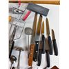 Image 3 : Assortment of Kitchen Utensils
