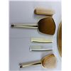 Image 3 : Vintage Vanity Decor