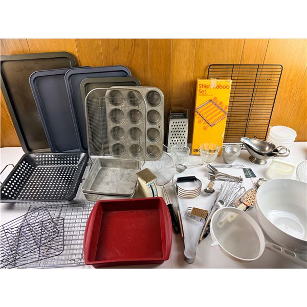 Lot of Baking & Kitchenware