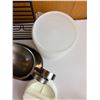 Image 4 : Lot of Baking & Kitchenware