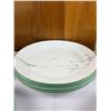 Image 4 : Corelle Dish Set