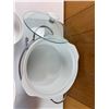Image 2 : Bakeware & Serving Dishes