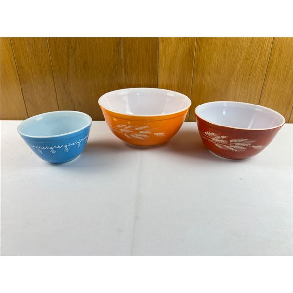 VIntage Pyrex Bowls