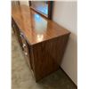 Image 3 : Victoriaville Dresser & Mirror