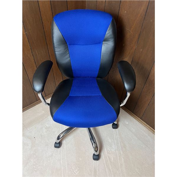 Task Chair