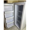 Image 3 : Danby Premiere Upright Freezer