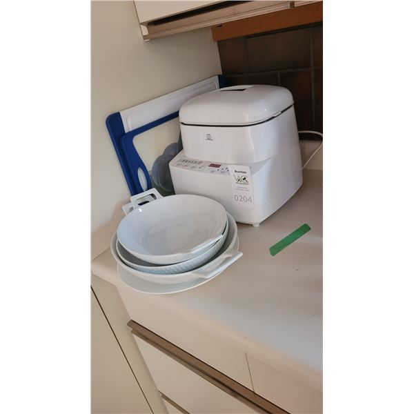 Bread maker, Servewear A