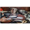 Image 4 : Pots, Pans A