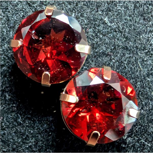 14K GARNET (1.96CT)EARRING, SUGGESTED RETAIL VALUE $600