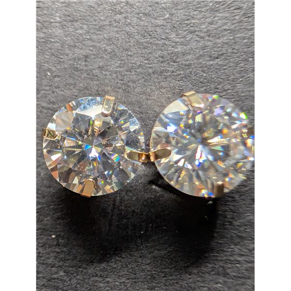 14KMOSSANITE (1.8CT)EARRINGS, SUGGESTED RETAIL VALUE $800