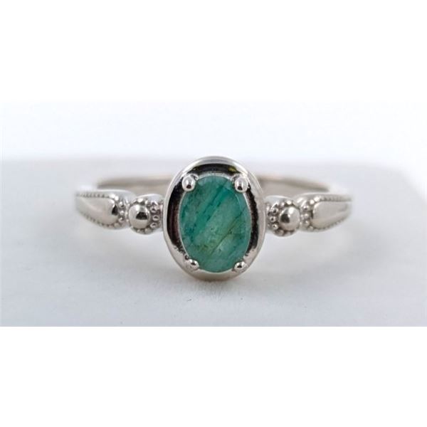 3.1 CT CERTIFIED SILVER EMERALD GEMSTONE RING ($1,385 APPRAISAL)