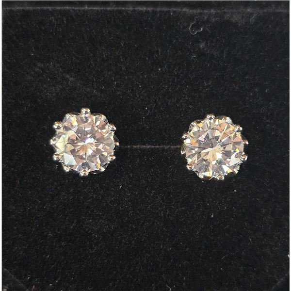 *NEW* PLATINUM PLATED 2CT EACH SIMULATED DIAMOND (CZ) SNOWFLAKE STUD EARRINGS