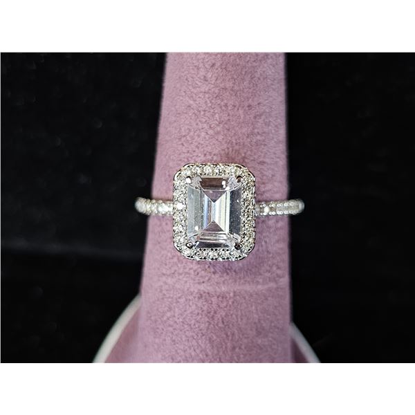 *NEW* .925 SILVER 1.5CT EMERALD CUT SIMULATED DIAMOND (CZ) HALO RING: SIZE 7