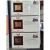 Image 5 : BOOK OF 22K GOLD FOIL US REPLICA STAMPS
