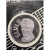 Image 4 : 17 G .999 FINE SILVER 1977 OFFICIAL COMMEMORATIVE ELVIS MEDALLION WITH CERTIFICATE