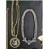Image 6 : METAL WHITMAN'S SALMAGUNDI BOX OF ASSORTED FASHION JEWELRY