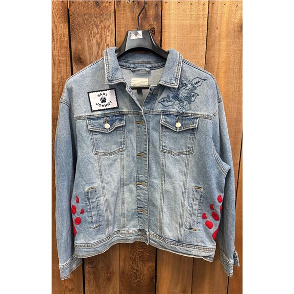 ORIGINAL PAUL JOHNNY WEARABLE ART DENIM JACKET WITH HAND-STICHED FLANNEL APPLIQUE DESIGN: SIZE L