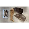Image 1 : SHELF OF ASSORTED BIRD FEATHERS