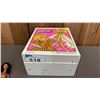 Image 4 : ASSORTED VINTAGE BARBIES IN VINTAGE 1980 FASHION DREAM BARBIE FASHION DOLL TRUNK