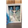 Image 1 : VINTAGE 1996 CLASSIQUE COLLECTION STARLIGHT DANCE BARBIE *IN ORIGINAL BOX*