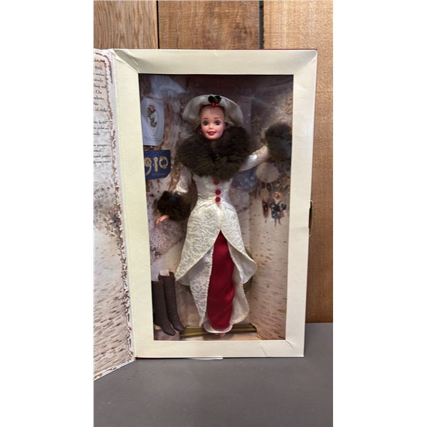 VINTAGE 1995 HALLMARK SPECIAL EDITION HOLIDAY MEMORIES BARBIE *IN ORIGINAL BOX*