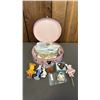 Image 1 : GLAMOUR GIRL CARRY CASE WITH ASSORTED DOLL ACCESSORIES & SMALL PLUSH RABBITS