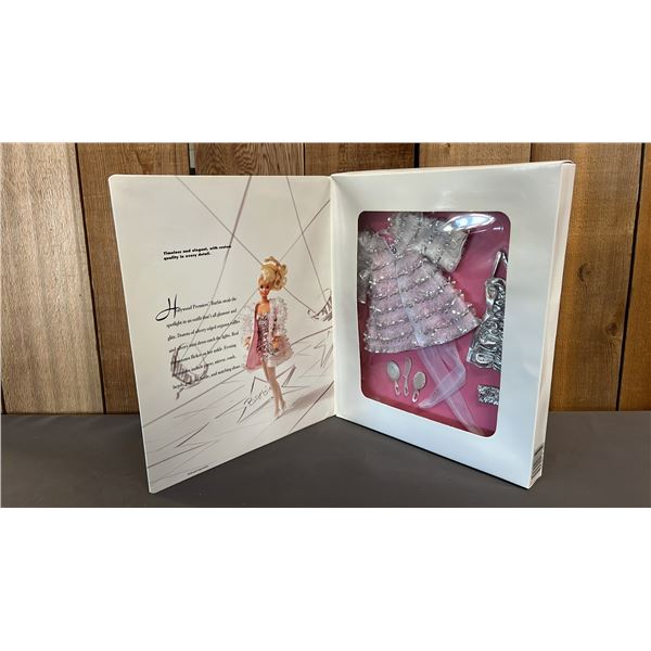 VINTAGE 1992 CLASSIQUE COLLECTION BARBIE HOLLYWOOD PREMIERE FASHION SET *IN ORIGINAL BOX*