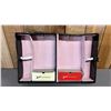 Image 2 : VINTAGE 1963 BLACK VINYL BARBIE AND MIDGE CARRYING CASE