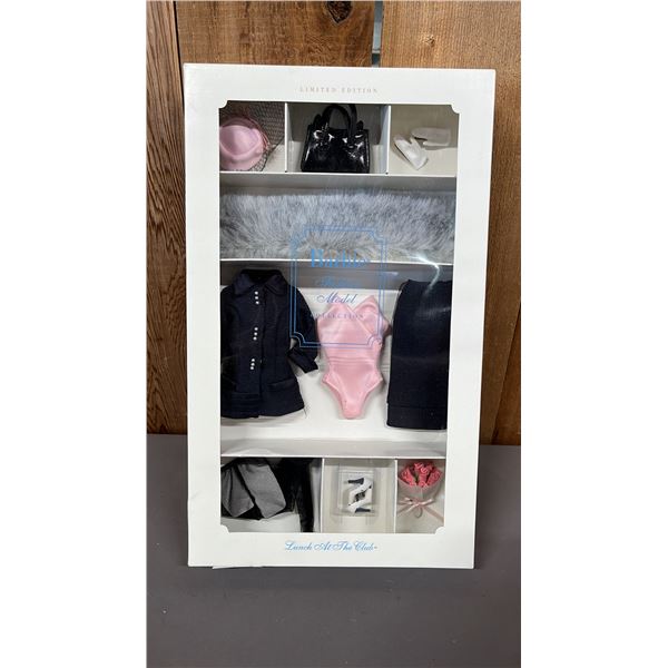 VINTAGE 2000 BARBIE FASHION MODEL COLLECTION "LUNCH AT THE CLUB" CLOTHING SET *IN ORIGINAL BOX*