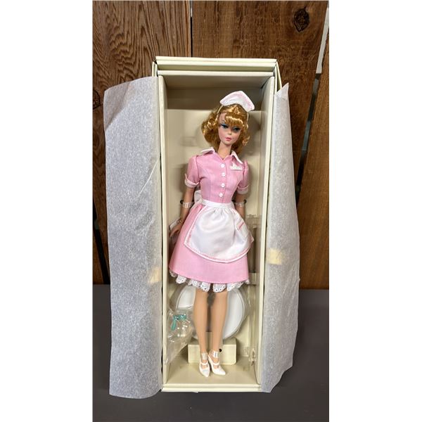 VTG. GOLD LABEL FASHION COLLECTION "THE WAITRESS" BARBIE W/GENUINE SILKSTONE BODY *IN ORIGINAL BOX*