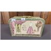 Image 4 : VINTAGE THERESA FASHION DOLL, KELLY DOLL & ASSORTED BARBIE CLOTHES IN LA BELLE MODE DOLL BRIEFCASE