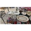 Image 3 : ASSORTED VINTAGE CHINA & GLASSWARE: CROWN DUCAL LIDDED SERVING DISH, ROYAL DOULTON ARKADIA & MORE