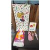 Image 1 : 3 VINTAGE BARBIE DOLLS IN A VINTAGE VINYL BARBIE & MIDGE CARRYING CASE & BARBIE BATH TOWELS