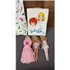 Image 2 : 3 VINTAGE BARBIE DOLLS IN A VINTAGE VINYL BARBIE & MIDGE CARRYING CASE & BARBIE BATH TOWELS