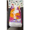 Image 3 : 3 VINTAGE BARBIE DOLLS IN A VINTAGE VINYL BARBIE & MIDGE CARRYING CASE & BARBIE BATH TOWELS