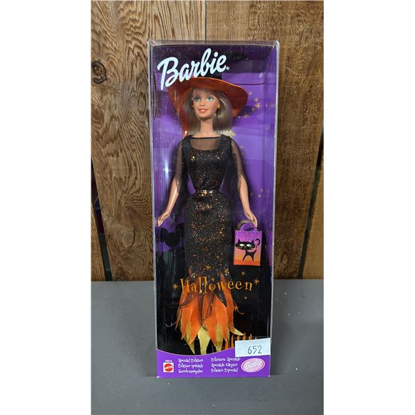 VINTAGE 2000 HALLOWEEN BARBIE *IN ORIGINAL BOX*