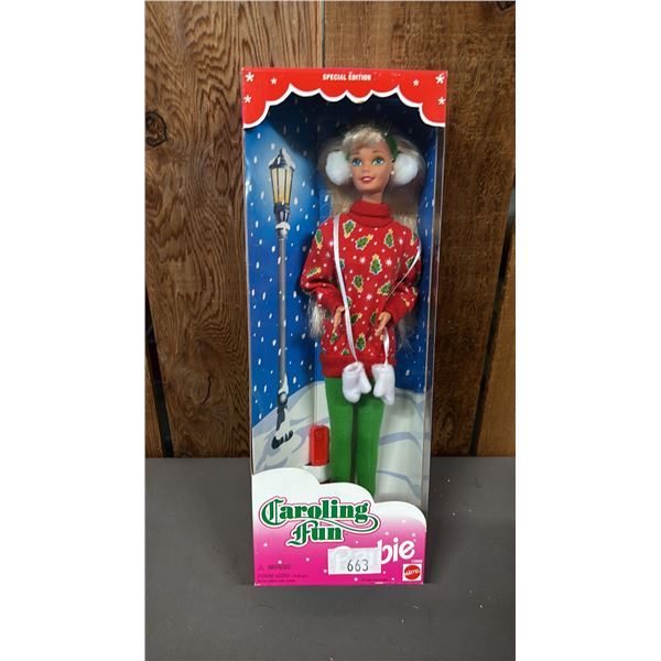 VINTAGE 1995 CAROLING FUN BARBIE *IN ORIGINAL BOX*