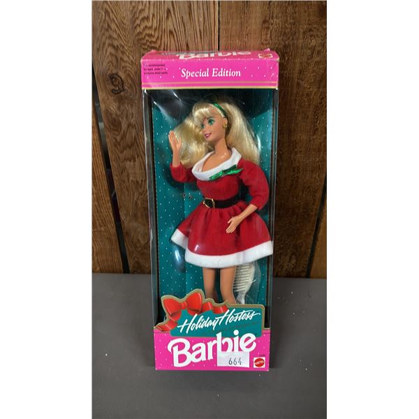 VINTAGE 1992 HOLIDAY HOSTESS BARBIE *IN ORIGINAL BOX*