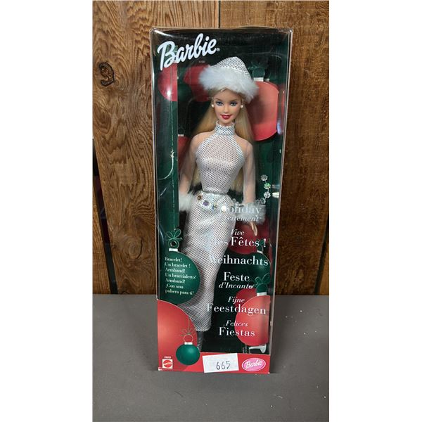 VINTAGE 2001 HOLIDAY EXCITEMENT BARBIE *IN ORIGINAL BOX*