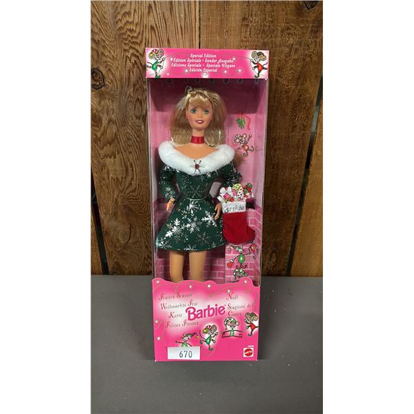 VINTAGE 1997 FESTIVE SEASON BARBIE *IN ORIGINAL BOX*