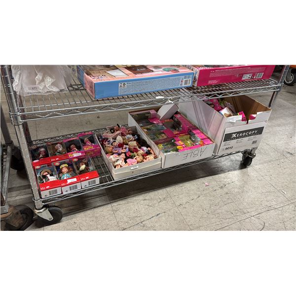 SHELF OF VINTAGE KELLY DOLLS, LI'L FRIENDS OF KELLY DOLLS (IN BOXES), BOX OF KELLY DOLLS & (2) BOXES