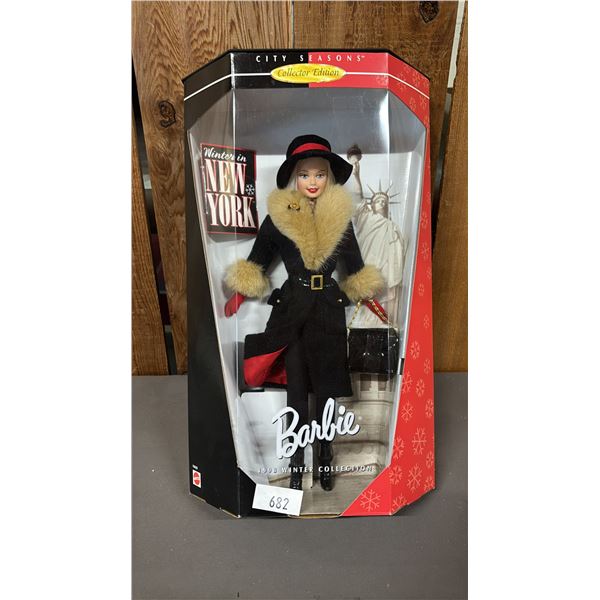 VINTAGE 1998 WINTER COLLECTION CITY SEASONS BARBIE *IN ORIGINAL BOX*