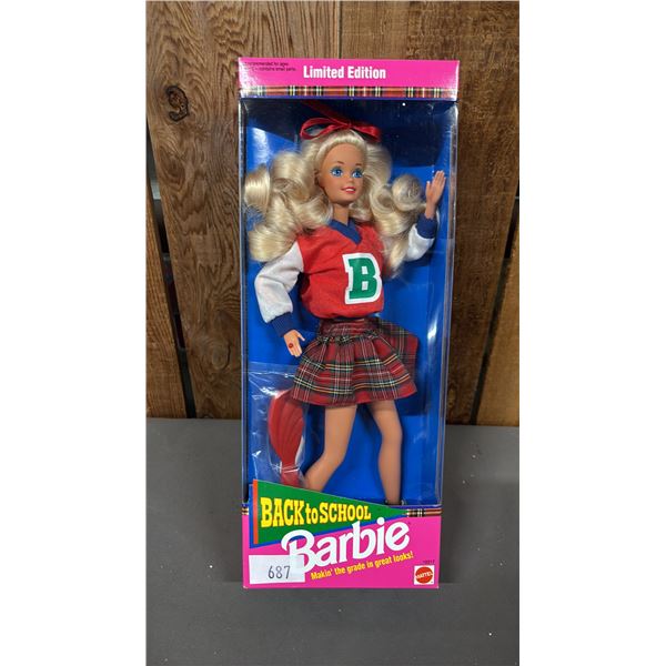 VINTAGE 1992 BACK TO SCHOOL BARBIE *IN ORIGINAL BOX*
