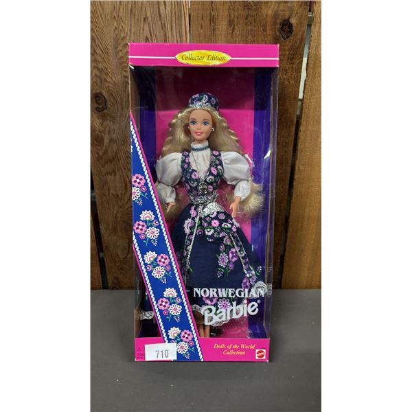 VINTAGE 1995 DOLLS OF THE WORLD NORWEGIAN BARBIE *IN ORIGINAL BOX*