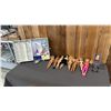 Image 1 : ASSORTED VINTAGE BARBIES IN VINTAGE VINYL WORD OF BARBIE DOLL TRUNK