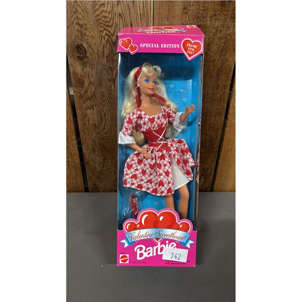 VINTAGE 1995 VALENTINE SWEETHEART BARBIE *IN ORIGINAL BOX*