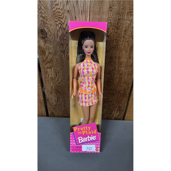 VINTAGE 1998 PRETTY IN PLAID BARBIE  *IN ORIGINAL BOX*