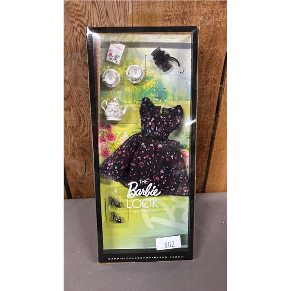 VINTAGE 2012 BLACK LABEL THE BARBIE LOOK TEA PARTY FASHION SET *IN ORIGINAL BOX*
