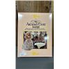 Image 1 : VINTAGE 1994 ACADIAN COURT BARBIE *IN ORIGINAL BOX*